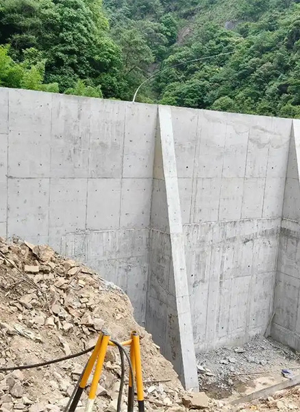 泰州高港区重力式挡土墙